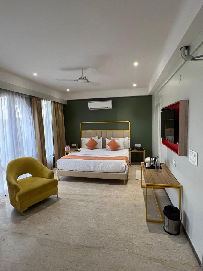 Phoenix - Unmatched Comfort Udaipur Esterno foto