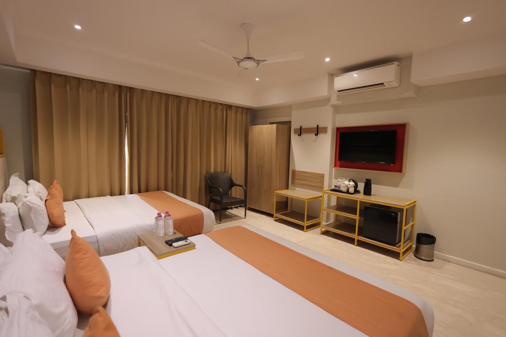 Phoenix - Unmatched Comfort Udaipur Esterno foto