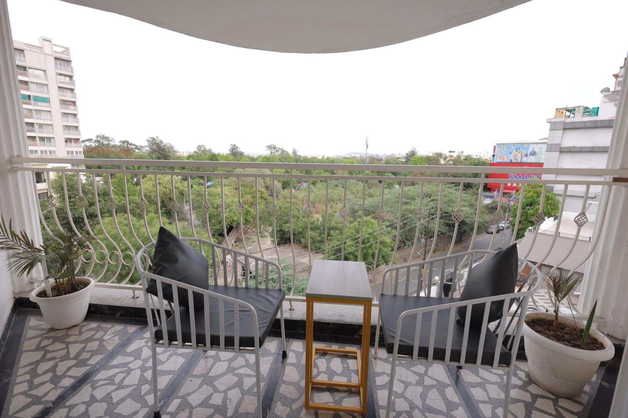 Phoenix - Unmatched Comfort Udaipur Esterno foto